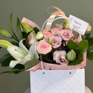 Arnajament florar pentru scoala roz